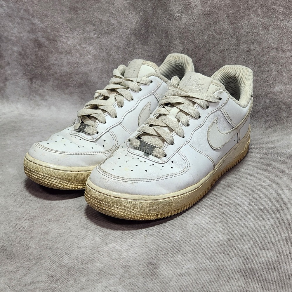 Nike Air Force 1 07 Low women 8 White White Leather Shoes 315115-112 AF1 Sneaker